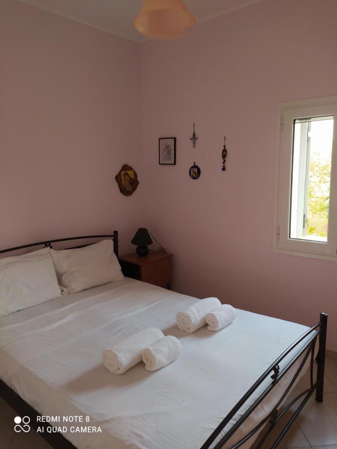 Ozena Countryside Apartment Vromonérion Buitenkant foto