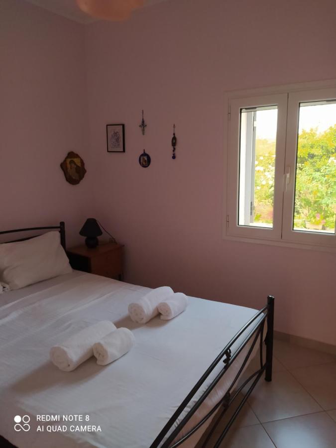 Ozena Countryside Apartment Vromonérion Buitenkant foto